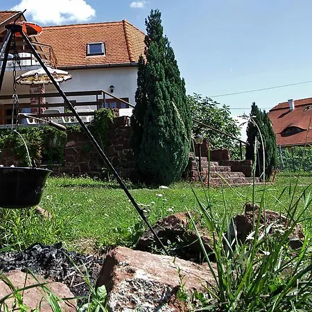 Vöröskő Aparthotel 3*