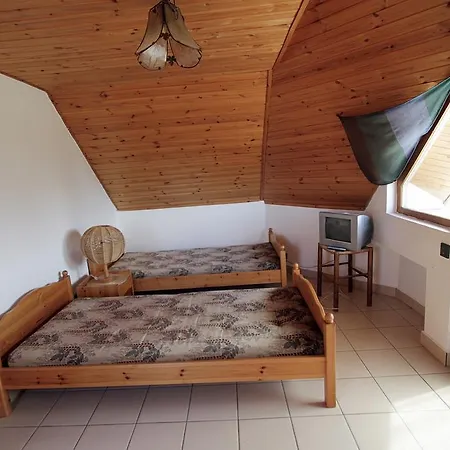 Vöröskő 3* Révfülöp